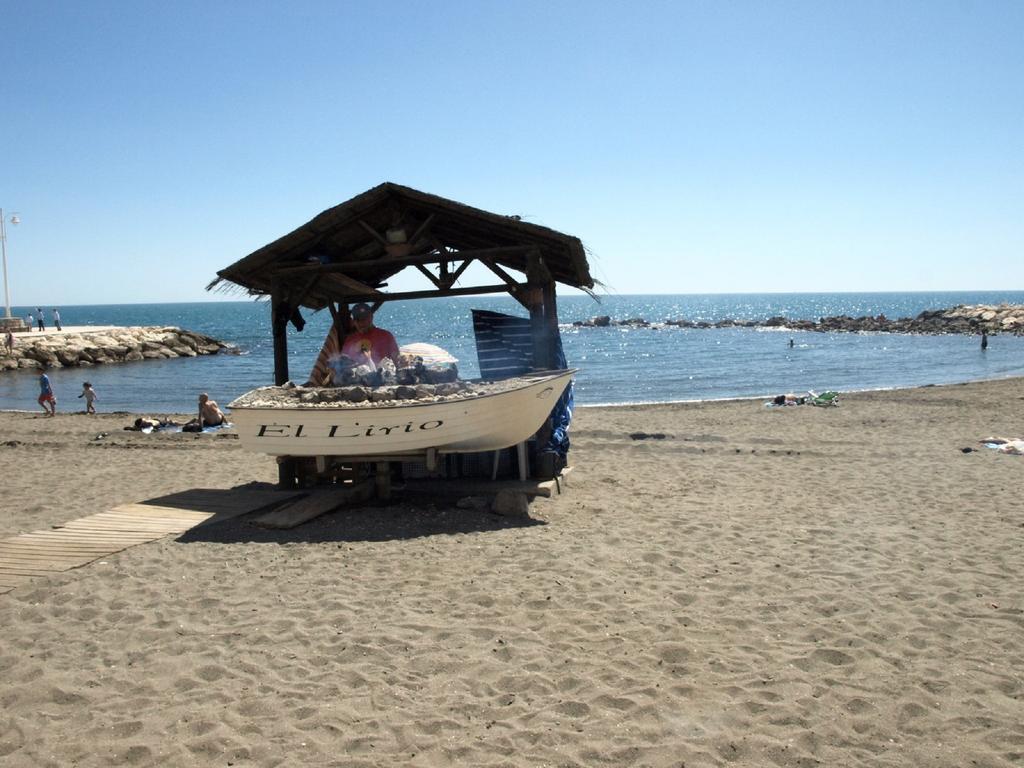 Malagaonbeach 1 - Two Bedrooms - Up To 3 People - 10 Meters Beach Room photo